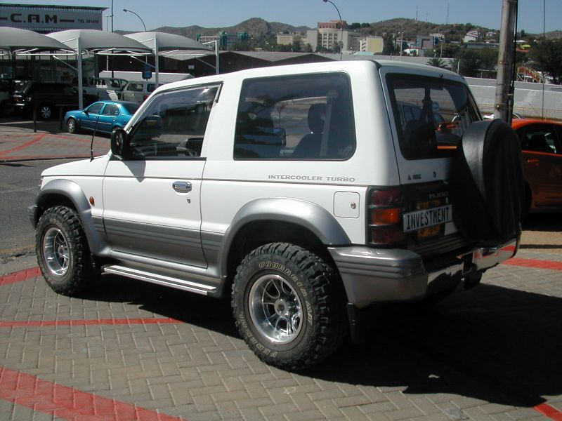 1992 Mitsubishi Pajero SWB photo