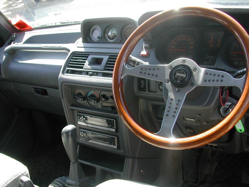 1992 Mitsubishi Pajero SWB photo