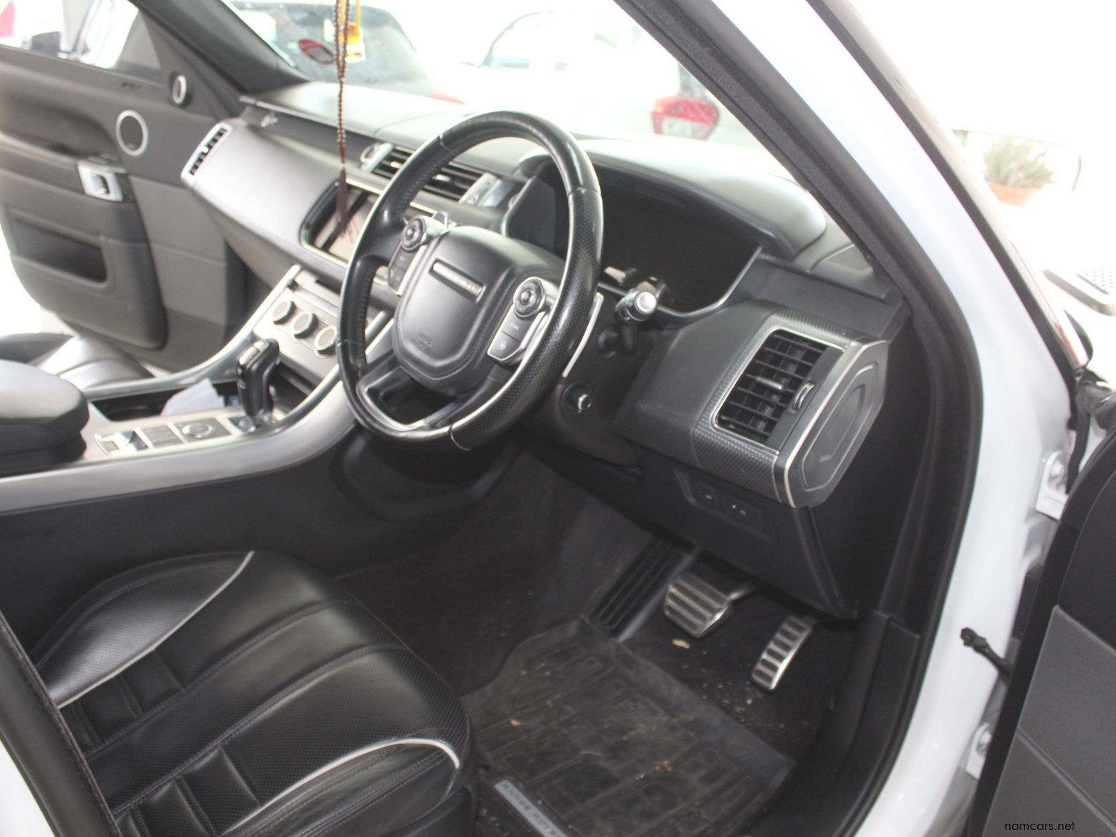 2018 Land Rover Range rover 5.0 SVR photo