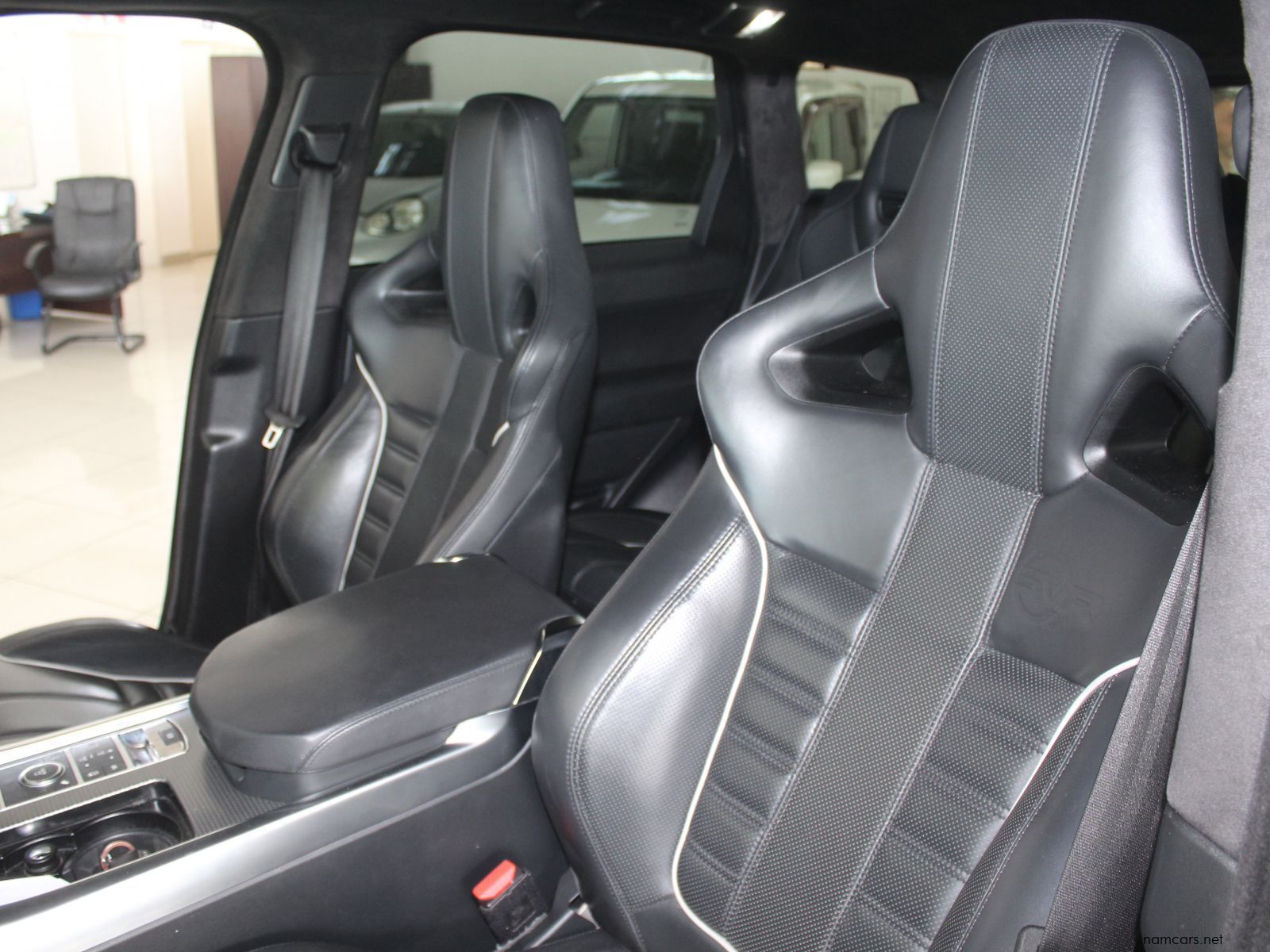 2018 Land Rover Range rover 5.0 SVR photo