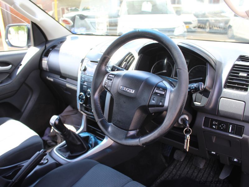 2016 Isuzu KB 300 D-TEC S/C 4X4 photo