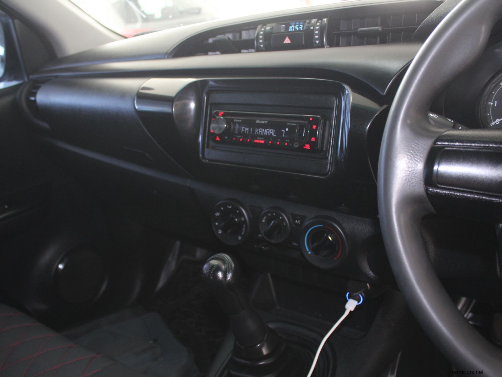 2020 Toyota Hilux GD 2.4 Diesel S cab 4x2 photo