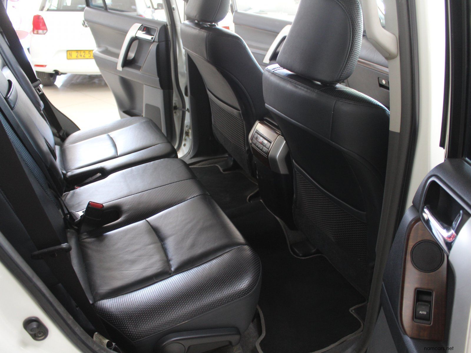 2011 Toyota Prado VX 4.0 photo