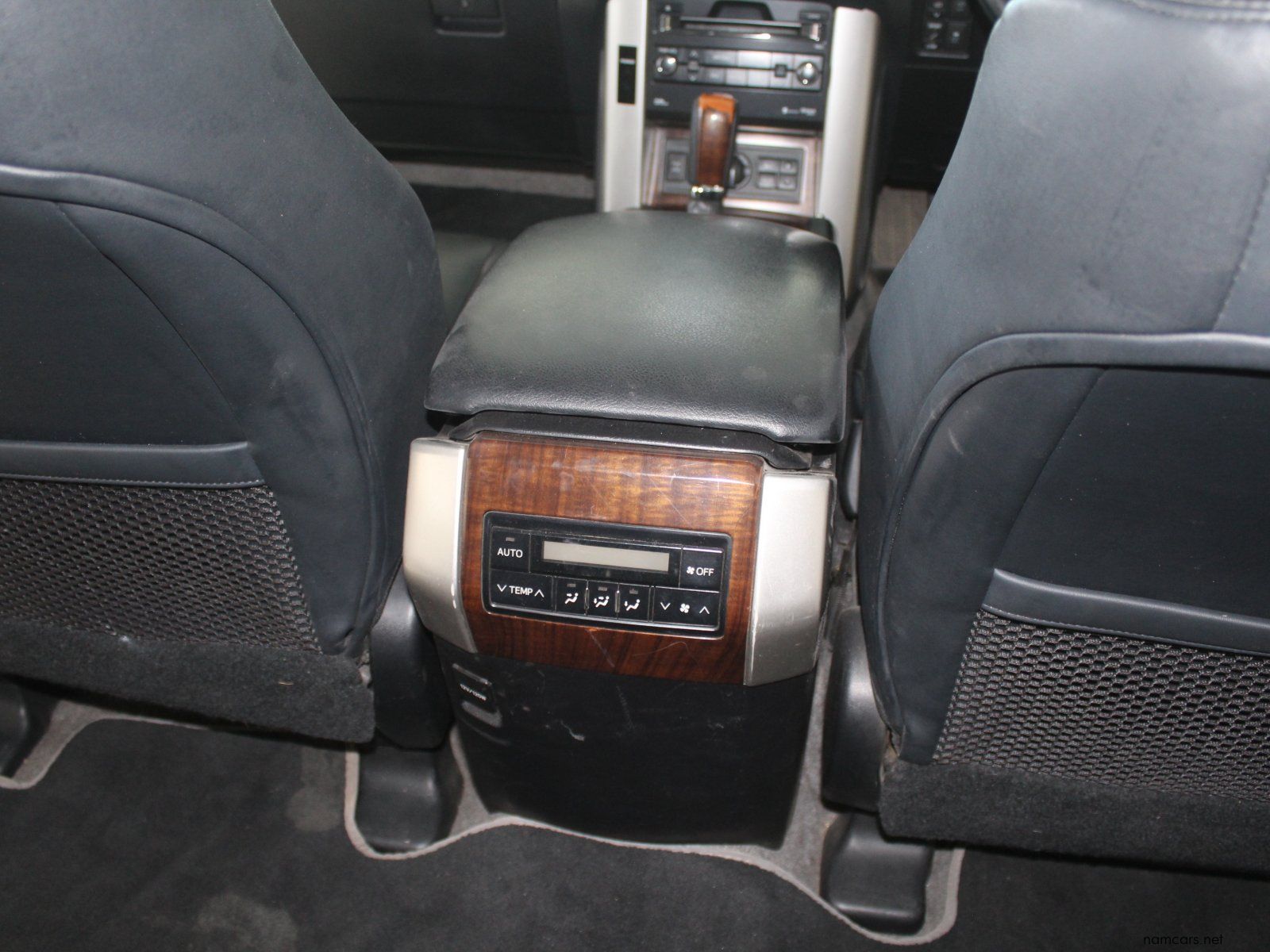 2011 Toyota Prado VX 4.0 photo