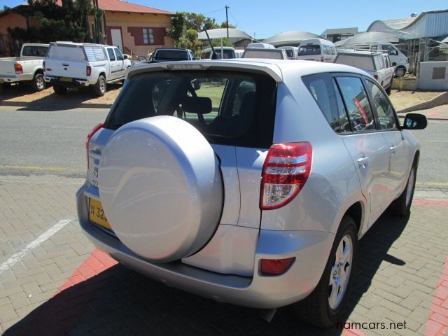 2010 Toyota Rav photo