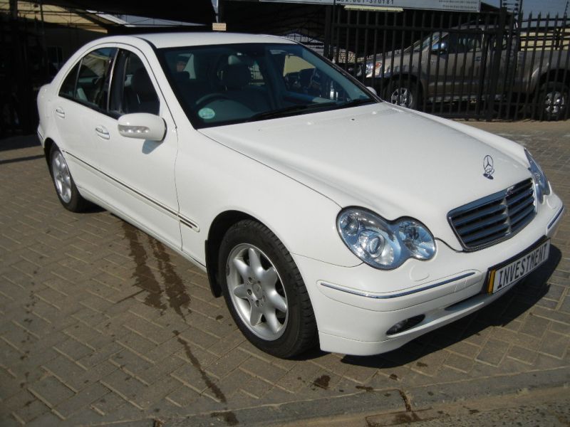 2004 Mercedes-Benz C270 CDi photo