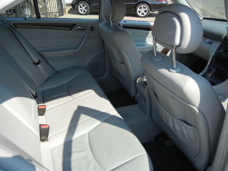2004 Mercedes-Benz C270 CDi photo