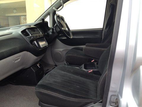 2006 Mitsubishi Delica photo