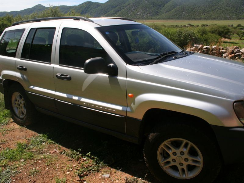 2005 Jeep Grand Cherokee Laredo CRD photo