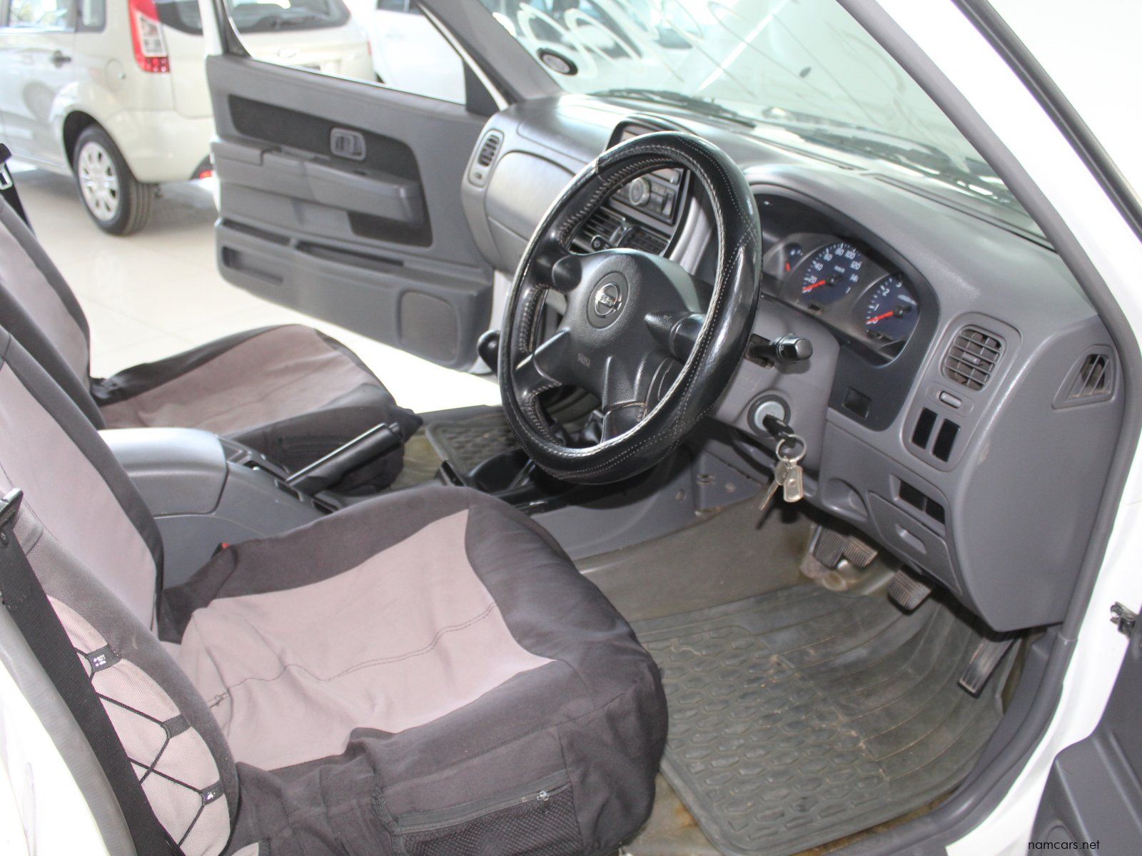 2012 Nissan Np300 2.4i photo