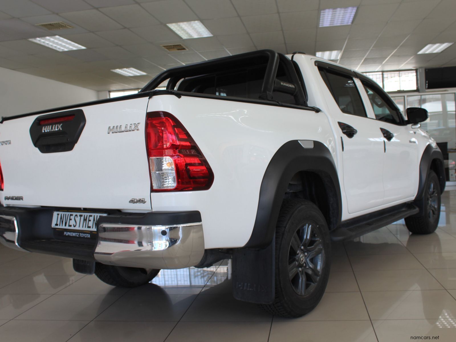 2023 Toyota Hilux 2.4 GD4 4x4 Auto DC photo