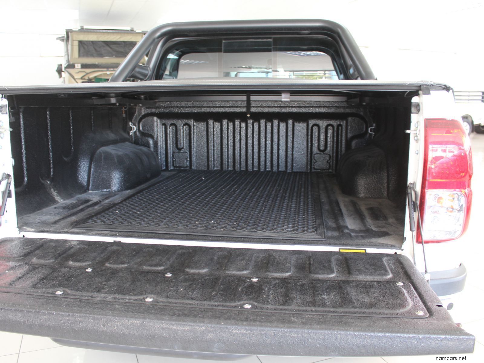 2023 Toyota Hilux 2.4 GD4 4x4 Auto DC photo