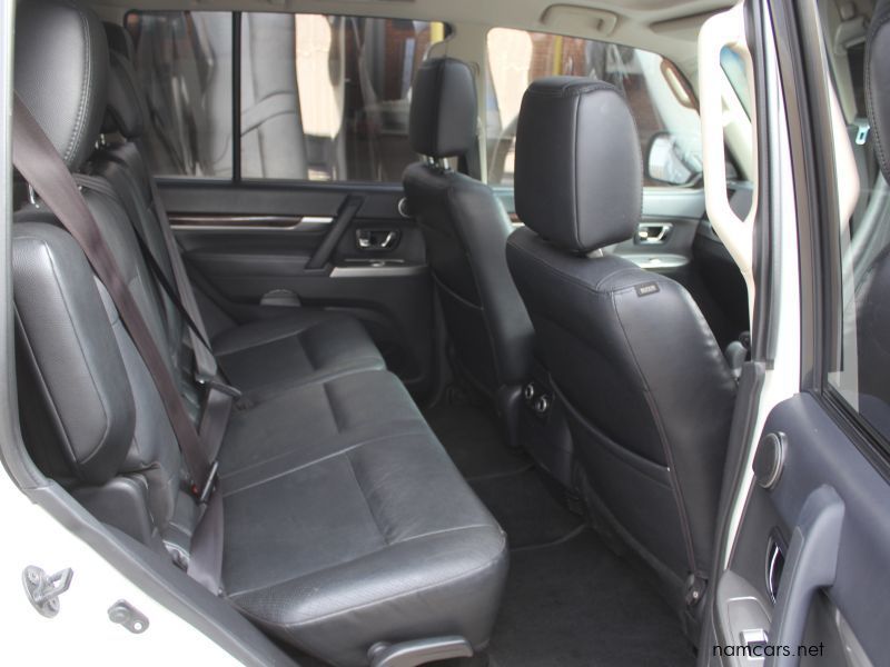 2014 Mitsubishi Pajero 5 door photo