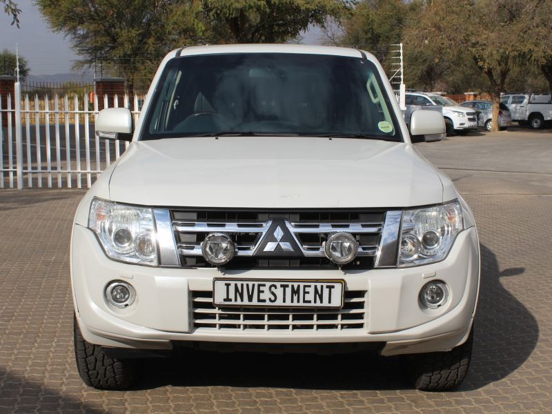 2014 Mitsubishi Pajero 5 door photo