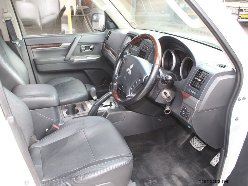 2014 Mitsubishi Pajero 5 door photo