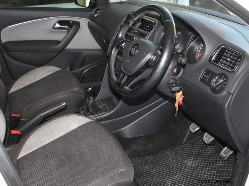 2017 Volkswagen Cross Polo 1.2TSI photo