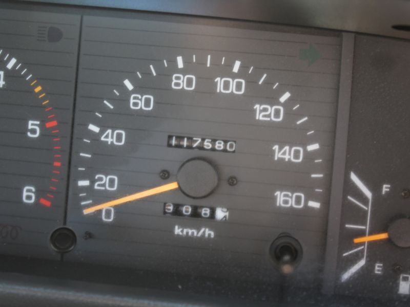 1997 Toyota Hilux 2.4 Diesel 2x4 SWB photo