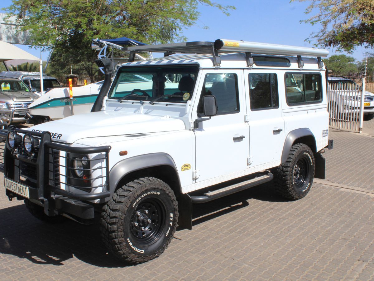 2011 Land Rover Defender LWB 5 door photo