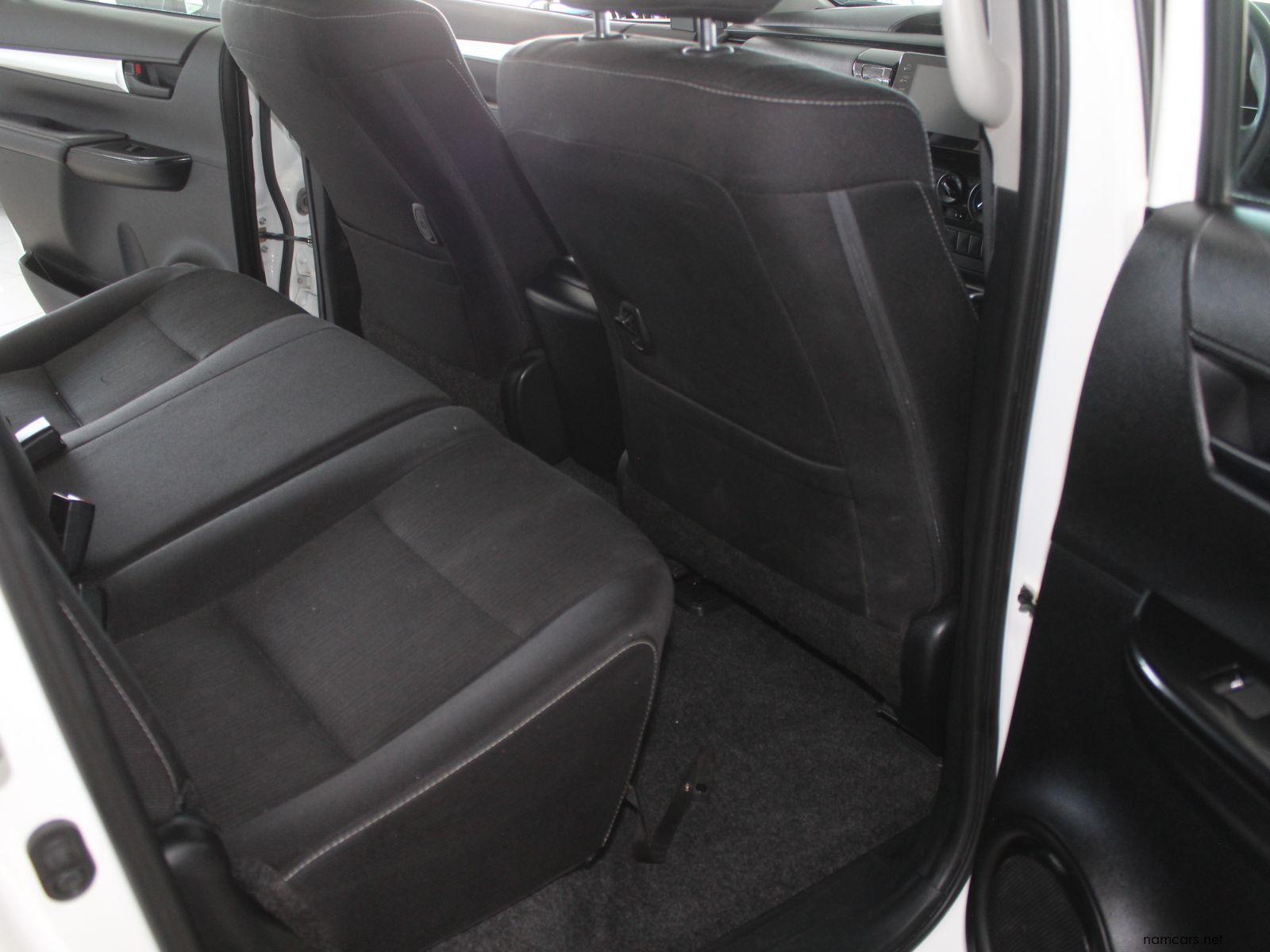0 Toyota Hilux 2.4GD6 photo