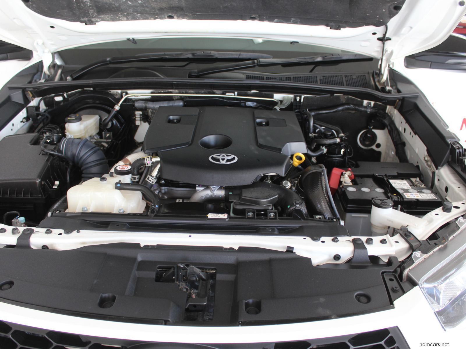 0 Toyota Hilux 2.4GD6 photo