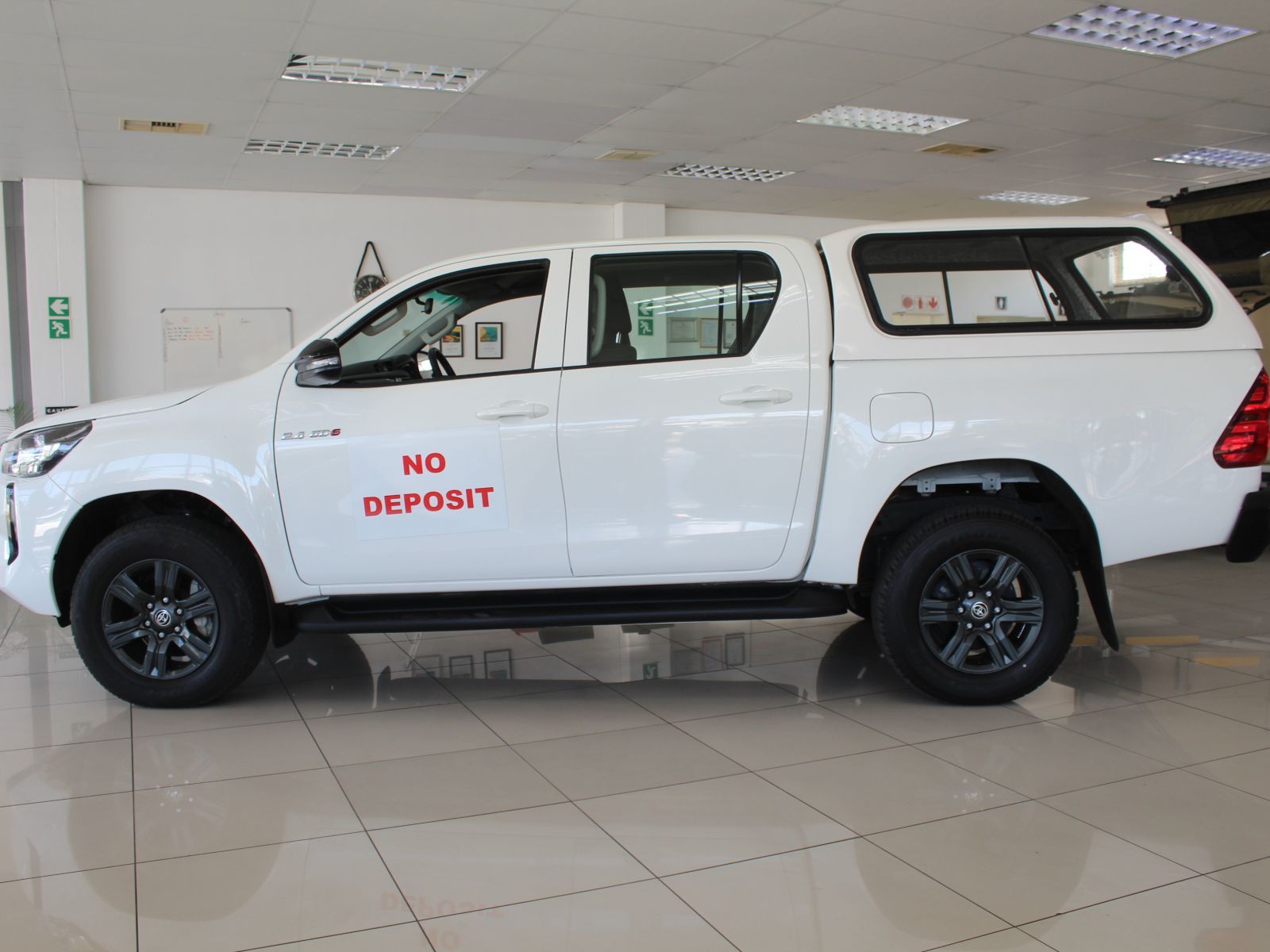 0 Toyota Hilux 2.4GD6 photo