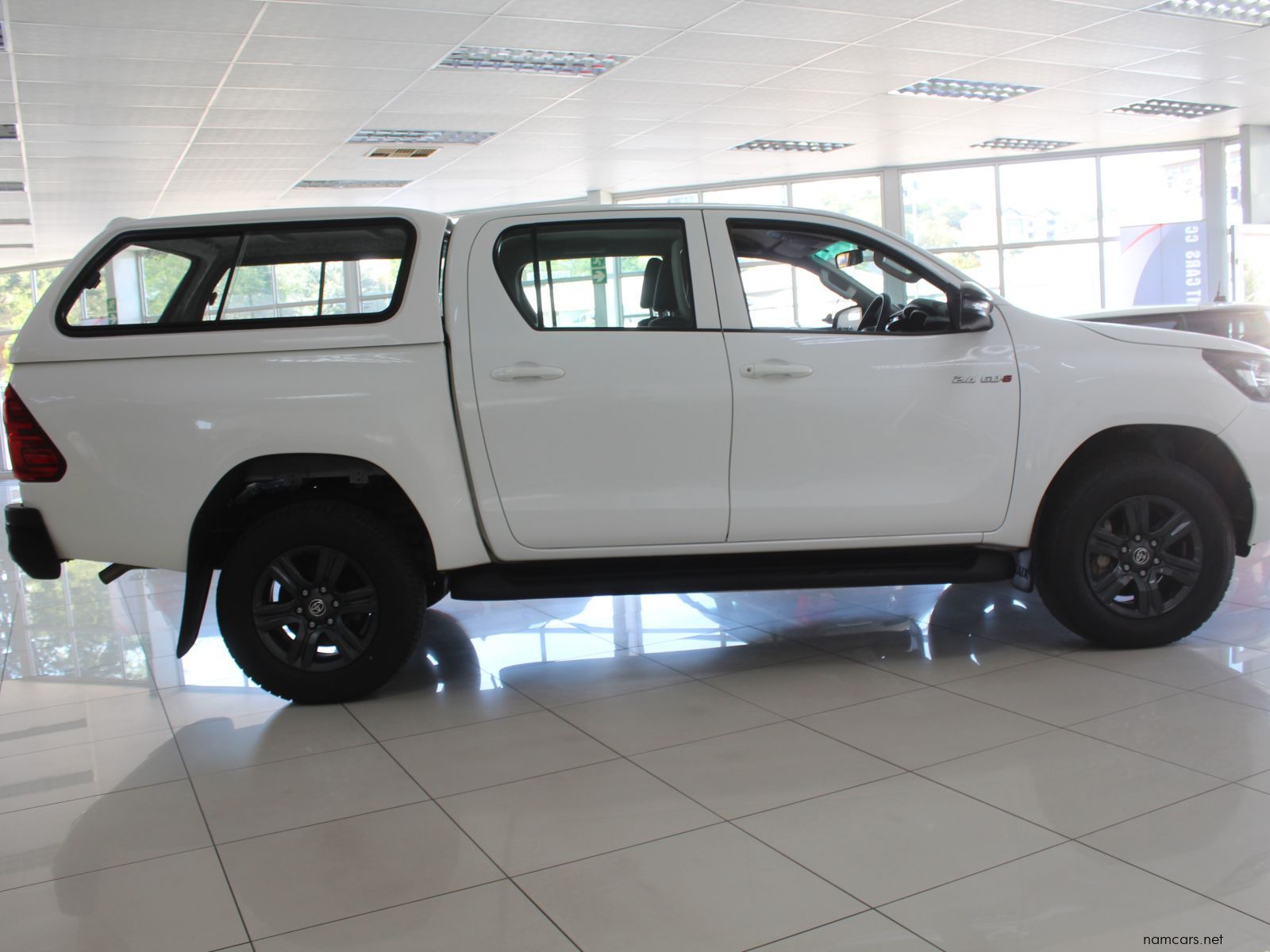 0 Toyota Hilux 2.4GD6 photo