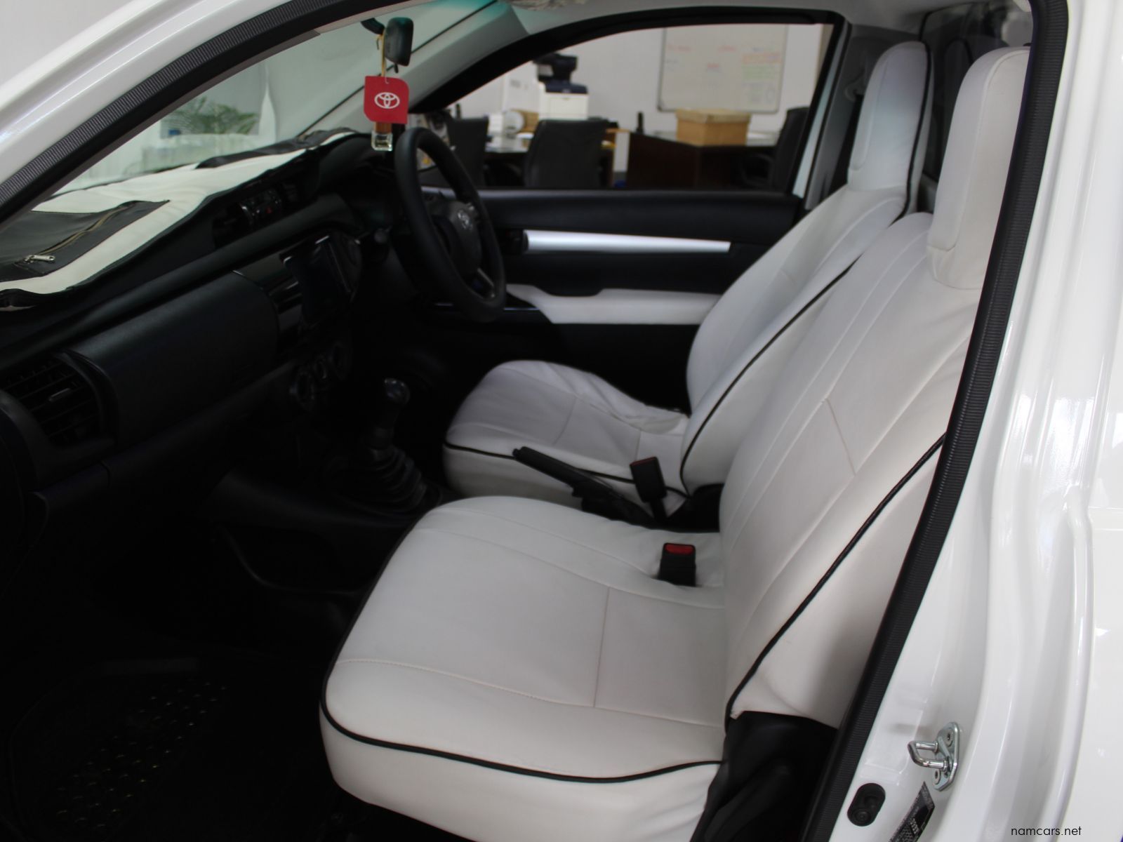 2019 Toyota Hilux 2.0 VVTI photo