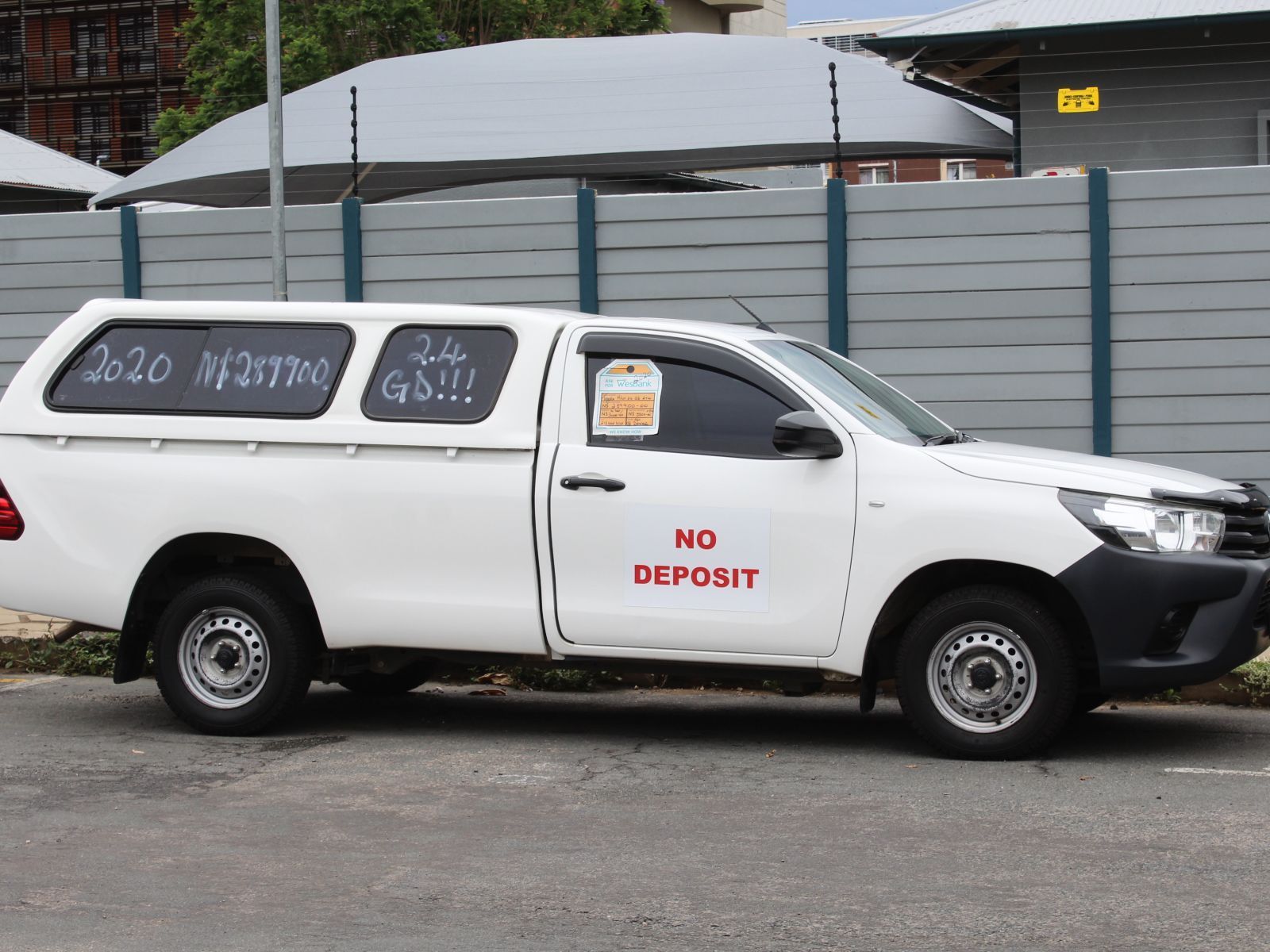 2020 Toyota Hilux GD 2.4 Diesel  S cab 4x2 photo