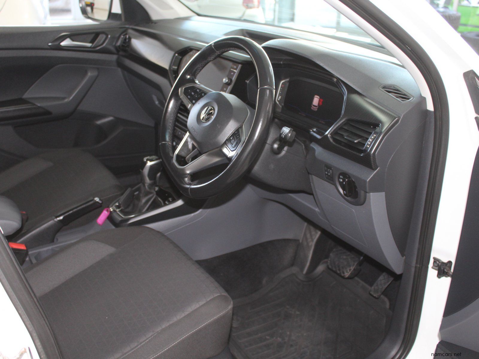 2020 Volkswagen T-Cross photo
