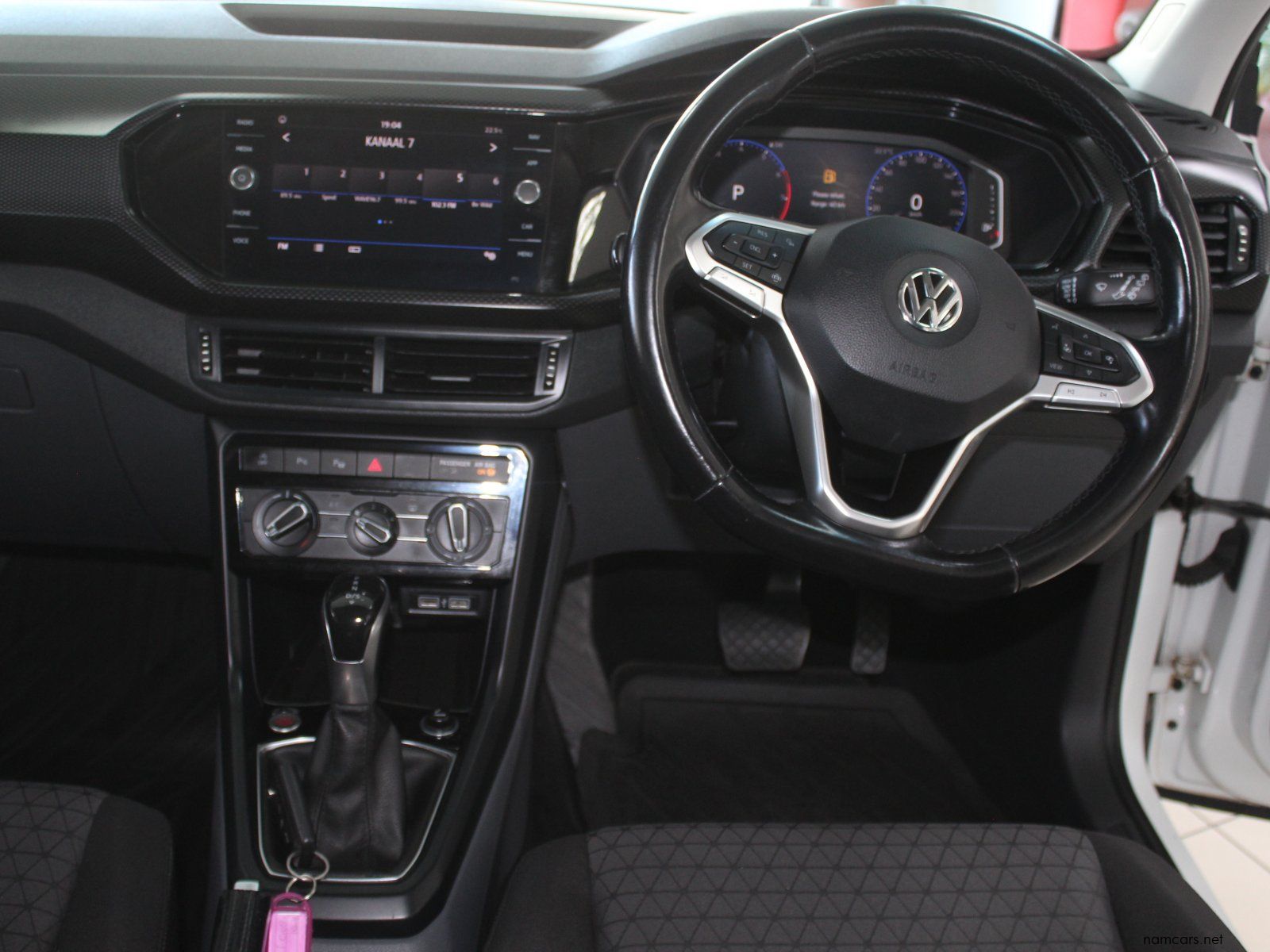 2020 Volkswagen T-Cross photo