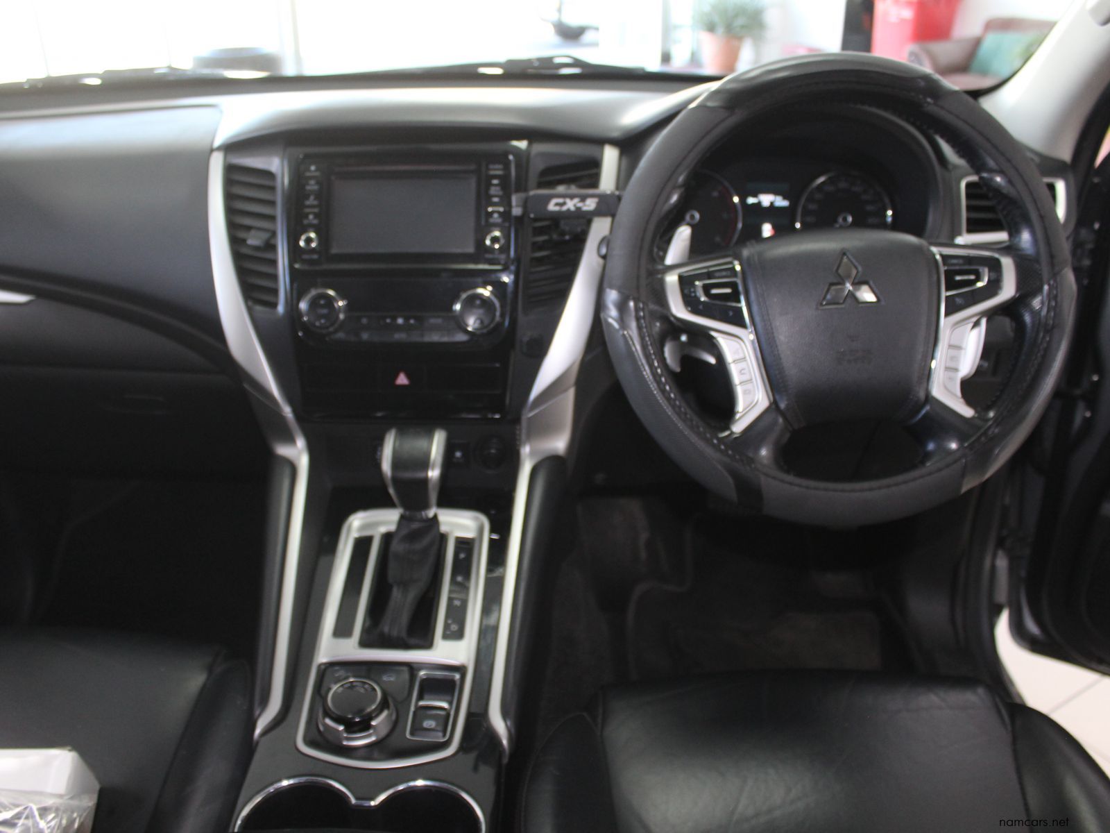 2020 Mitsubishi Pajero Sport photo