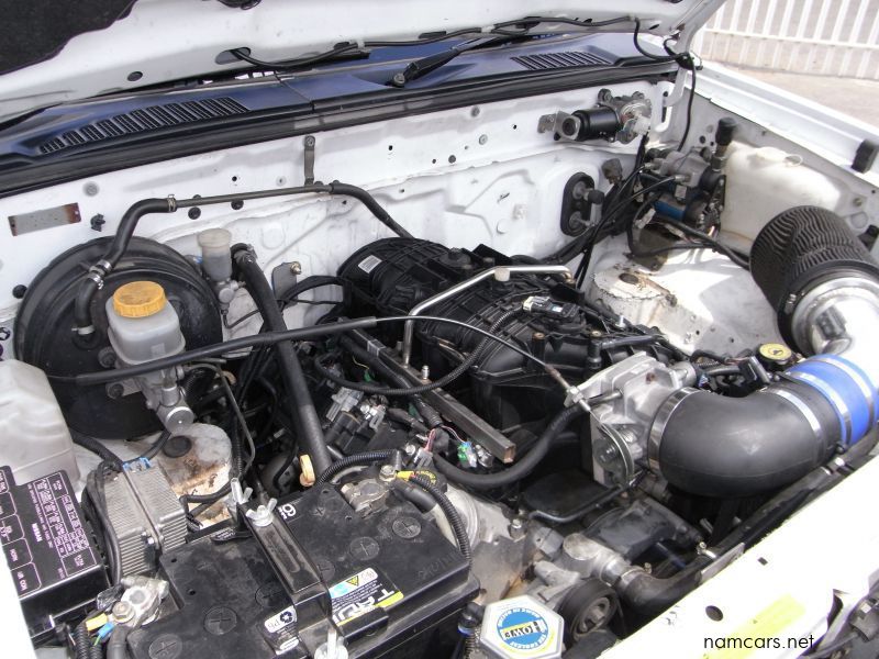 2013 Nissan NP300 / Nissan Patrol photo