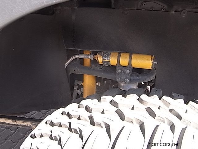 2013 Nissan Patrol-Np300 V8 photo