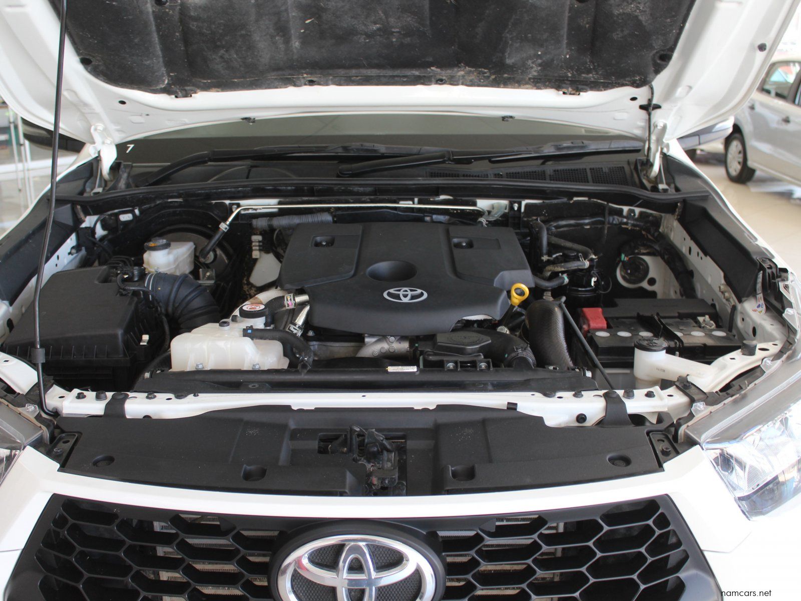 2025 Toyota Hilux 2.4 GD6 DC 4x4 photo