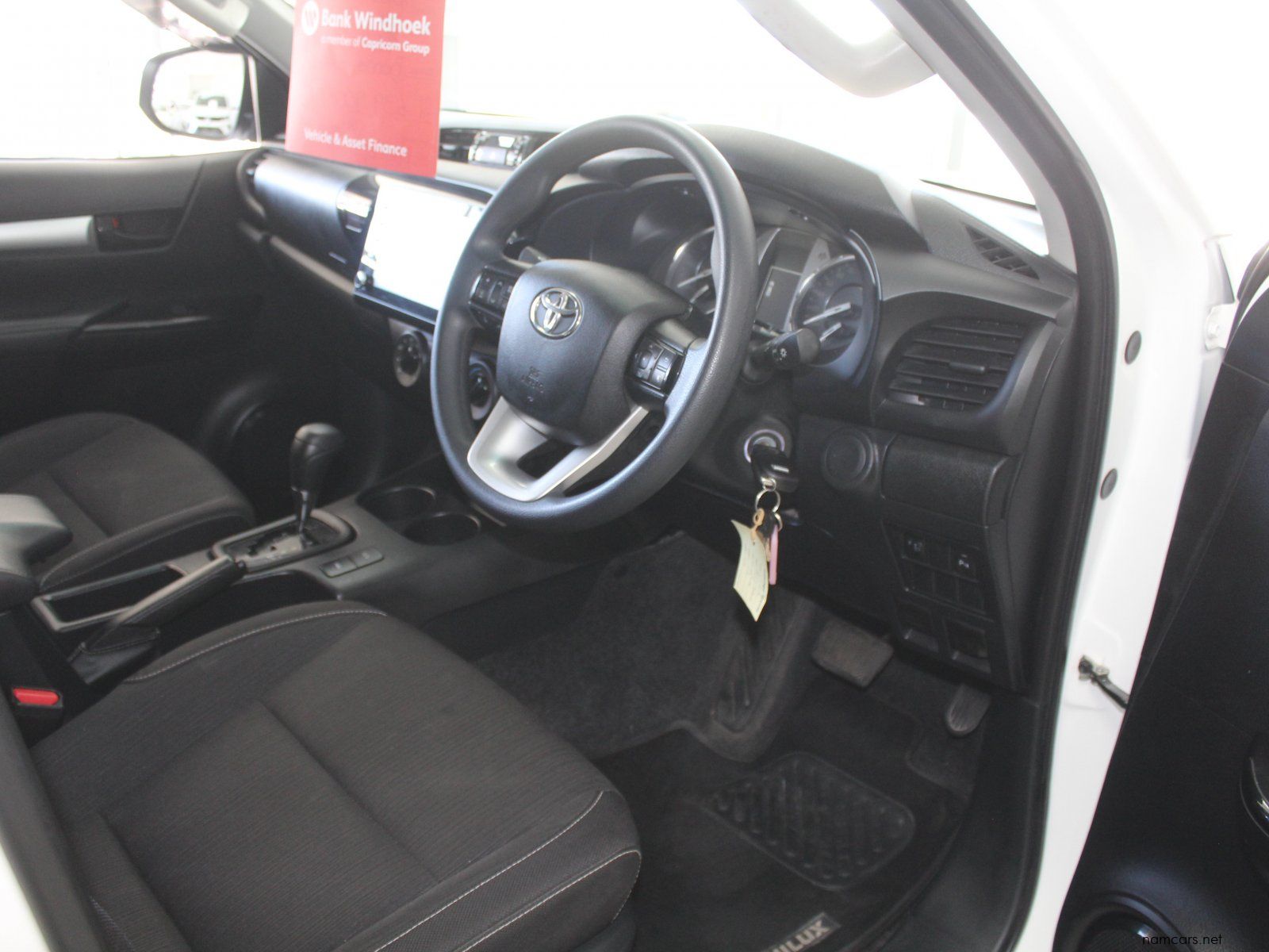 2025 Toyota Hilux 2.4 GD6 DC 4x4 photo