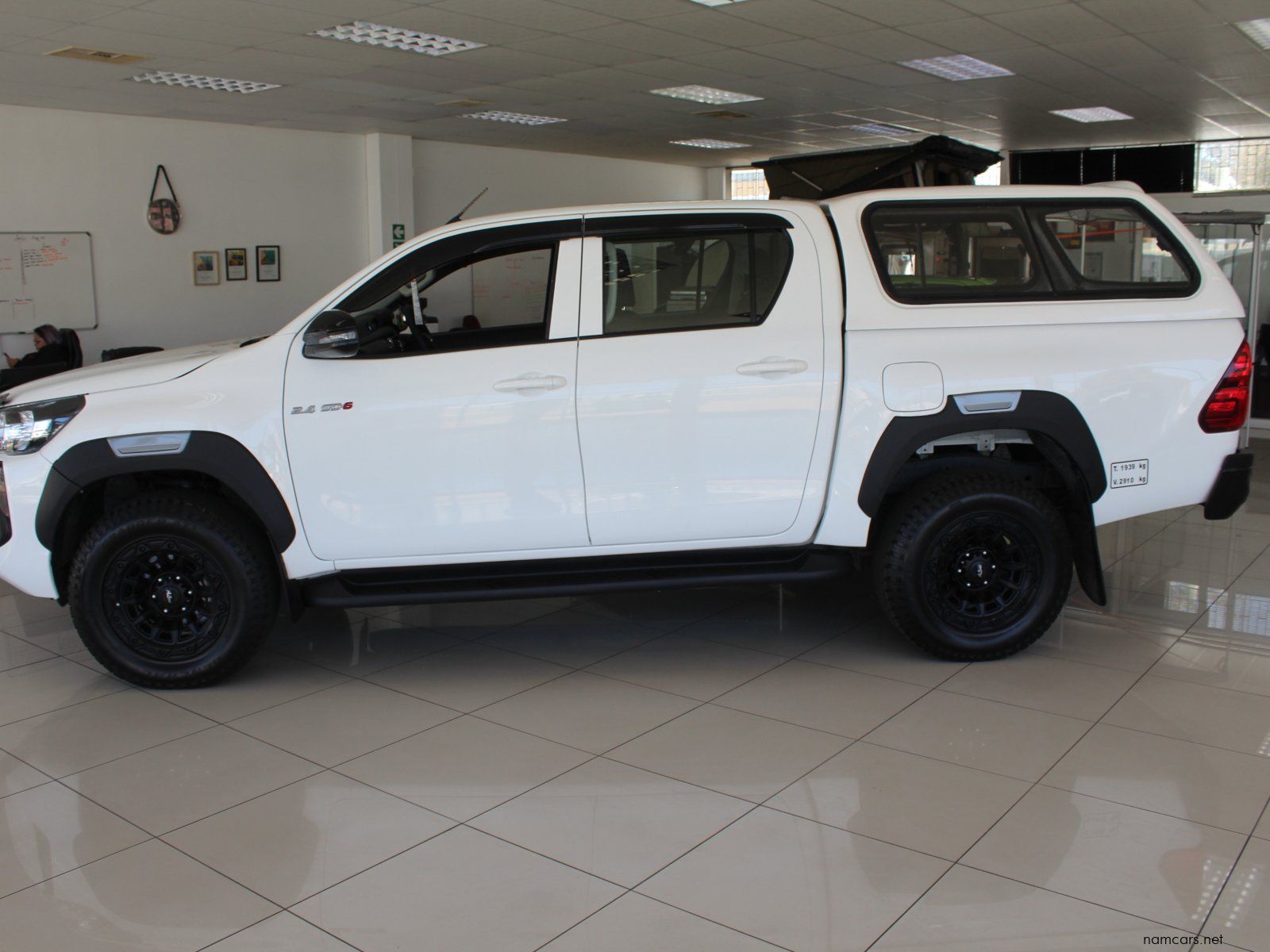 2025 Toyota Hilux 2.4 GD6 DC 4x4 photo