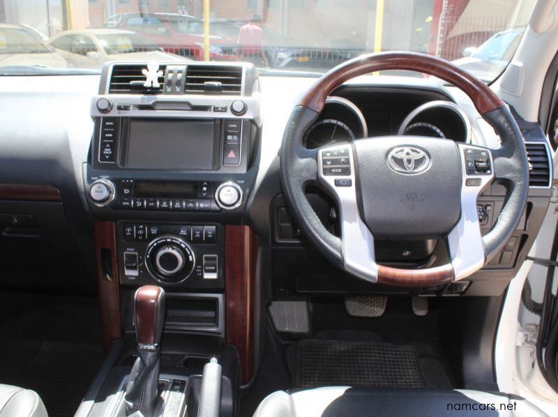 2015 Toyota Toyota Prado 4.0 VX pictures
