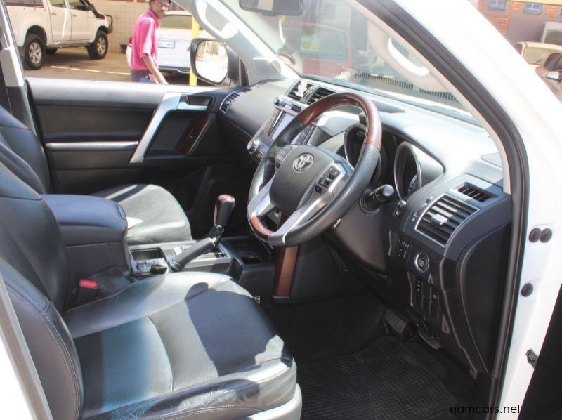 2015 Toyota Toyota Prado 4.0 VX pictures