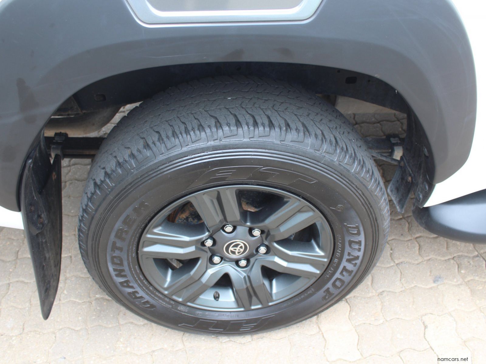 2025 Toyota Hilux 2.4GD6 pictures