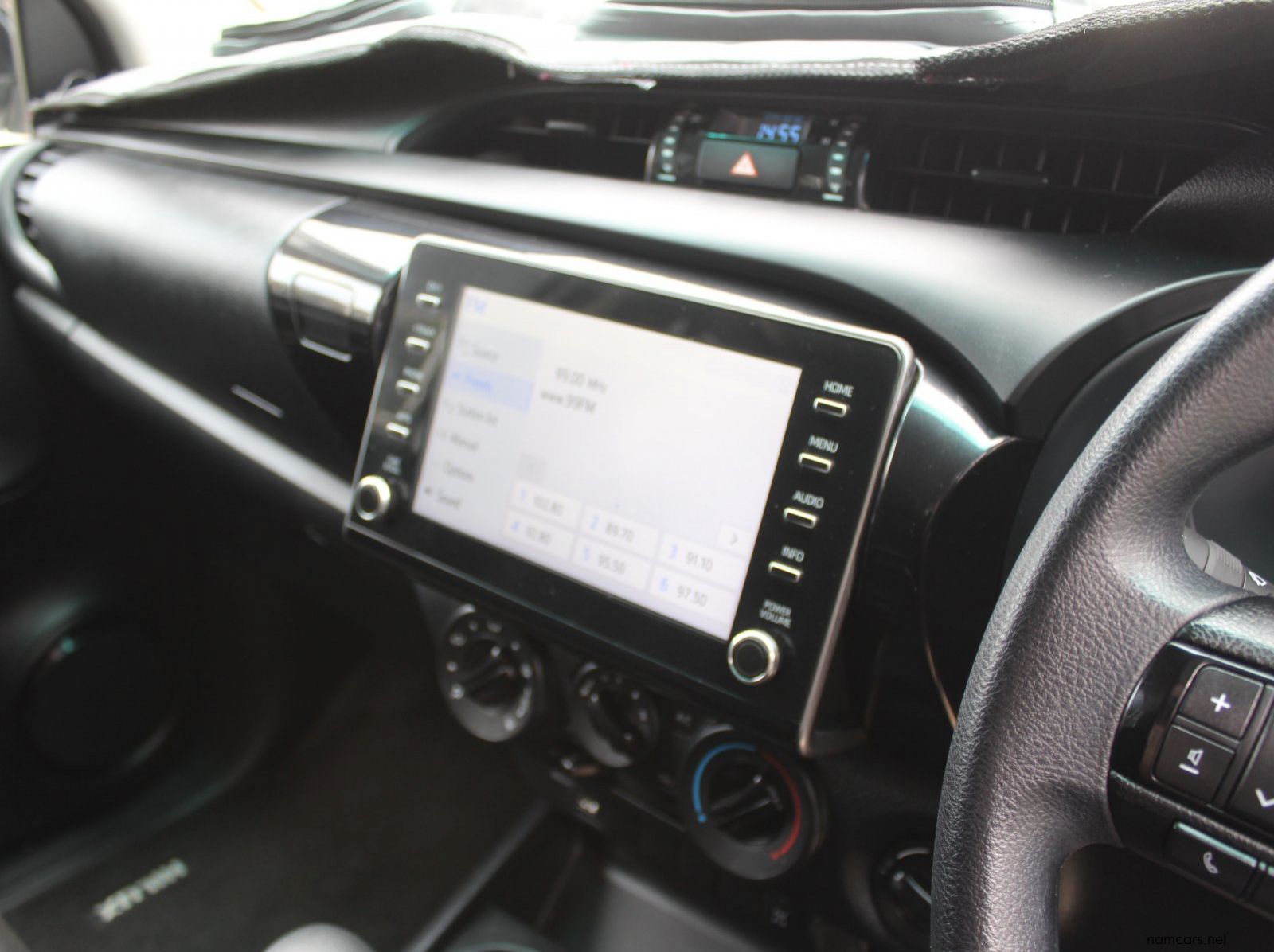 2025 Toyota Hilux 2.4GD6 pictures