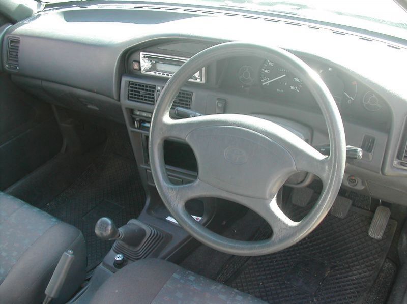 2001 Toyota Tazz pictures