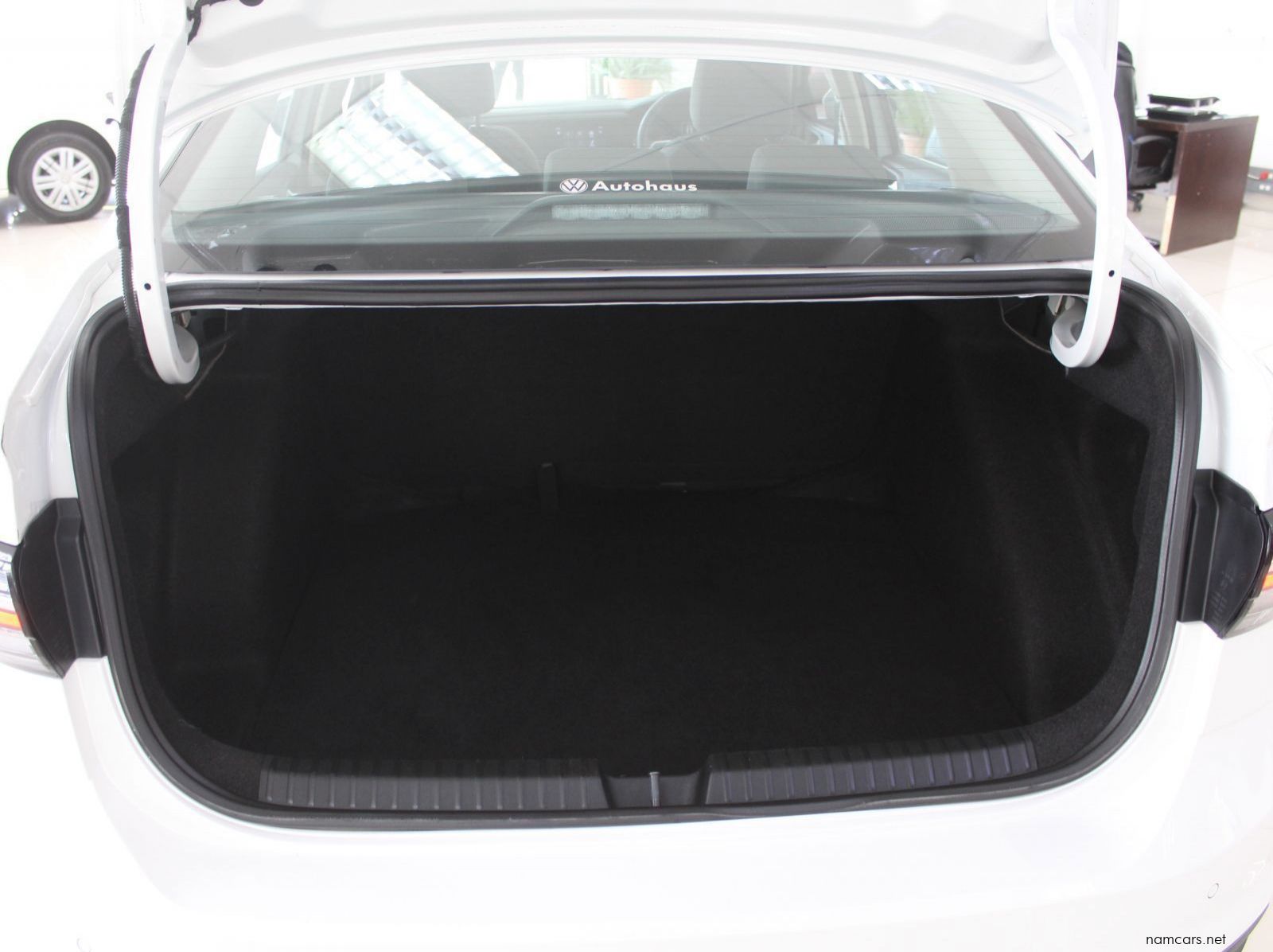 2025 Volkswagen Polo 1.6i sedan pictures