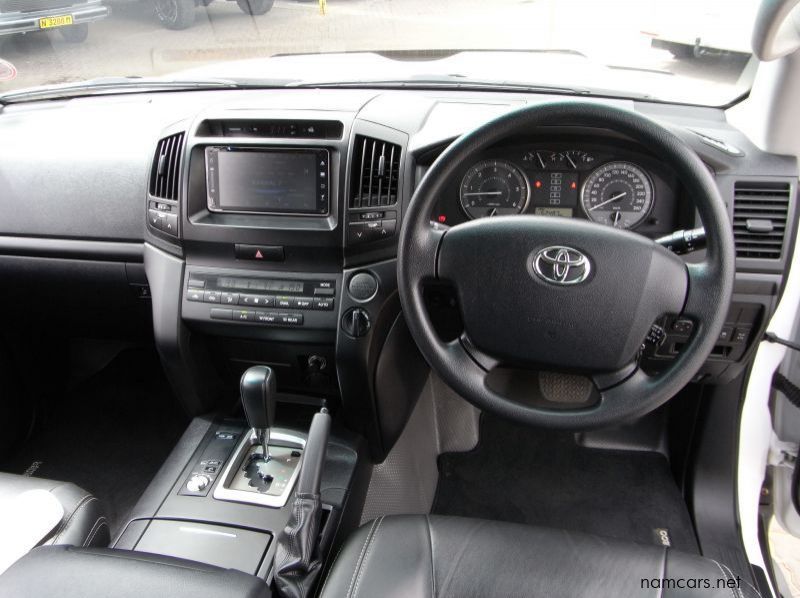 2016 Toyota Land cruiser 200 series pictures