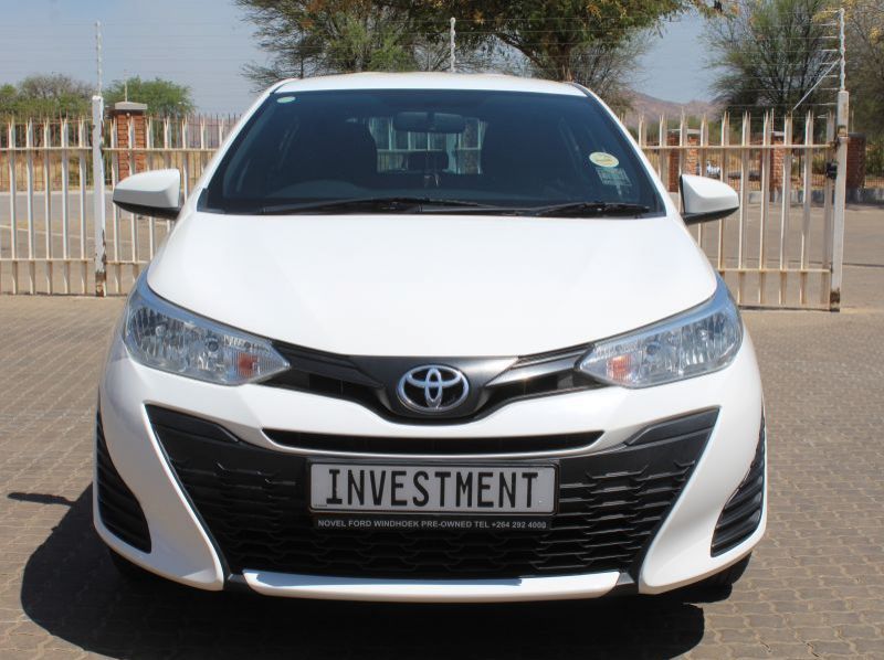 2019 Toyota YARIS 1.5 XI pictures