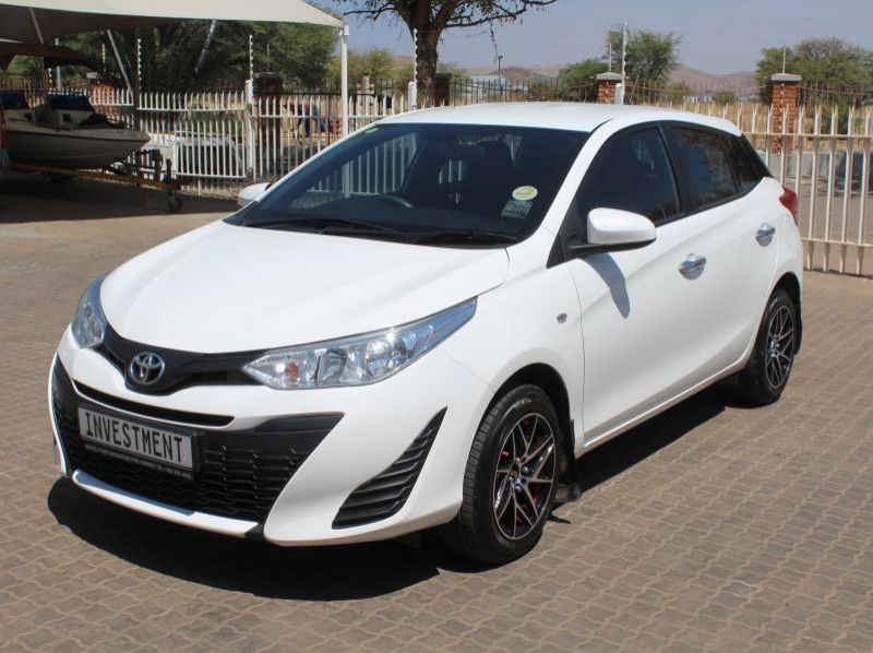 2019 Toyota YARIS 1.5 XI pictures