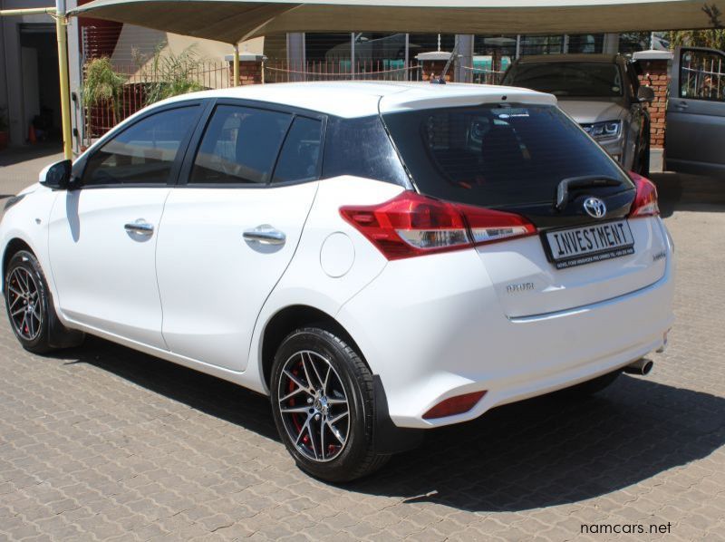2019 Toyota YARIS 1.5 XI pictures