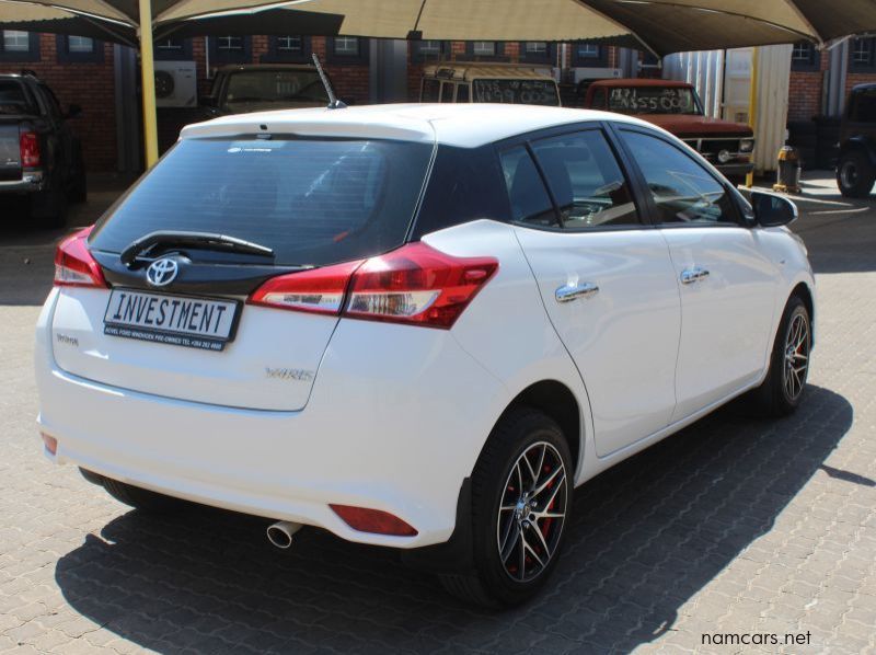 2019 Toyota YARIS 1.5 XI pictures
