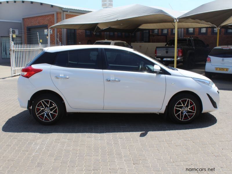 2019 Toyota YARIS 1.5 XI pictures