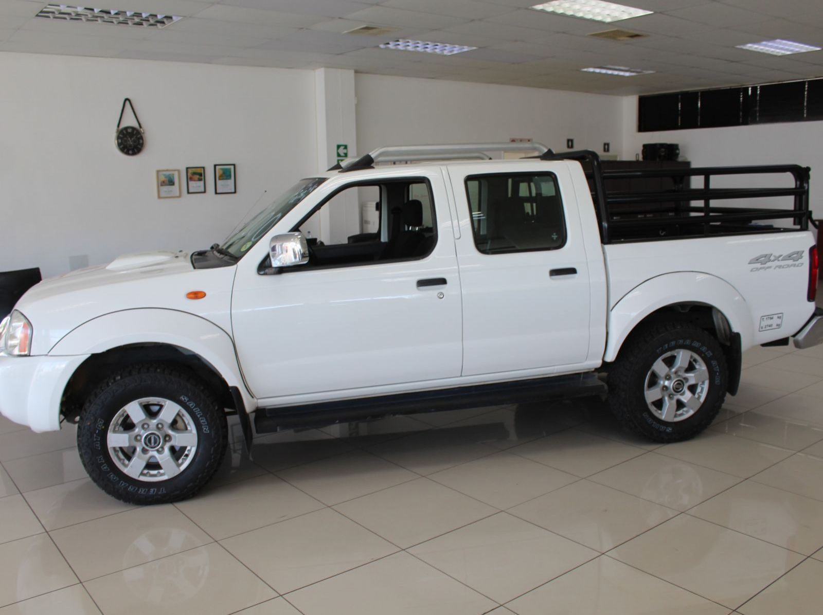 2018 Nissan NP300 2.5 TDI D cab 4x4 pictures