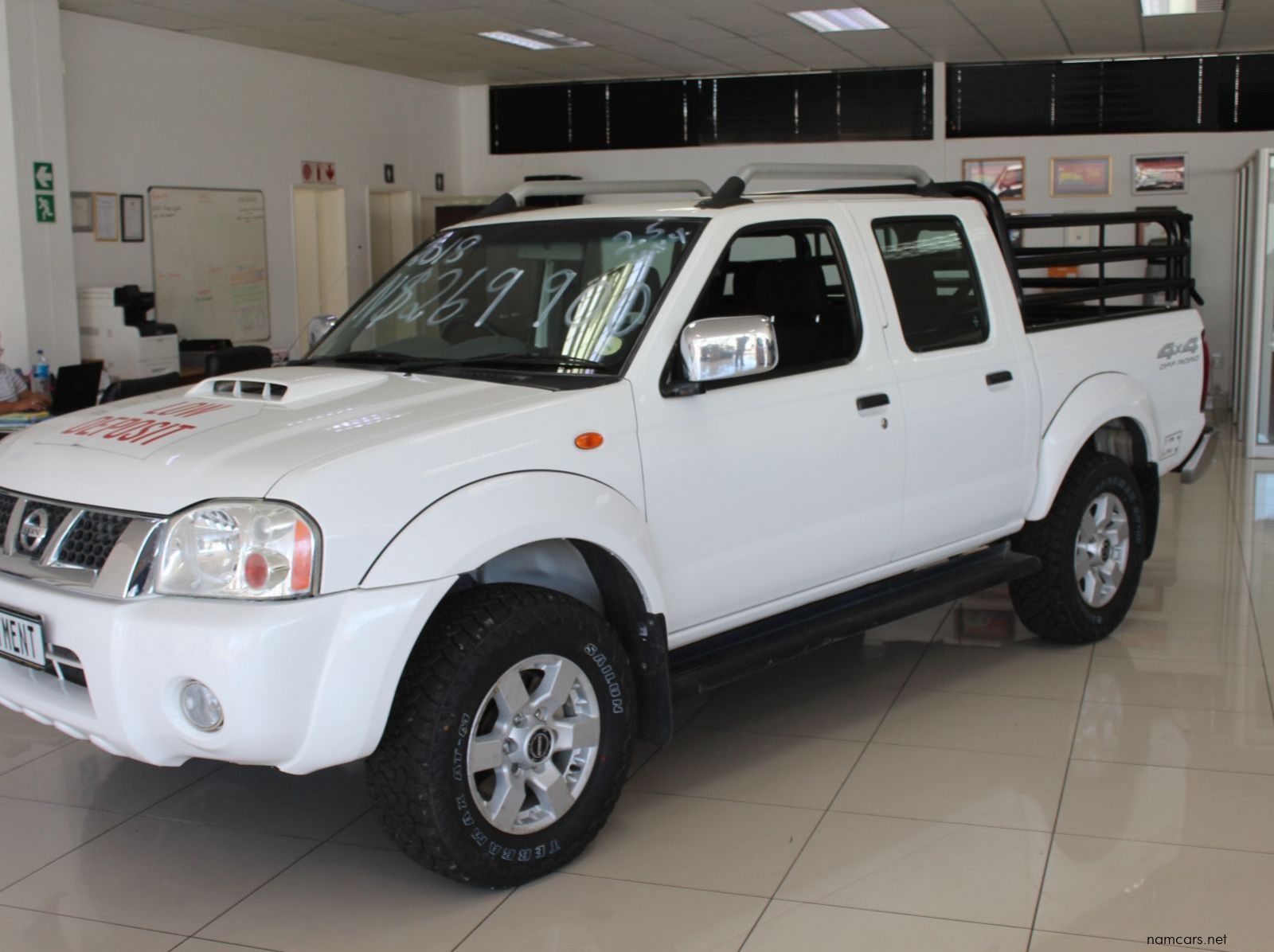 2018 Nissan NP300 2.5 TDI D cab 4x4 pictures